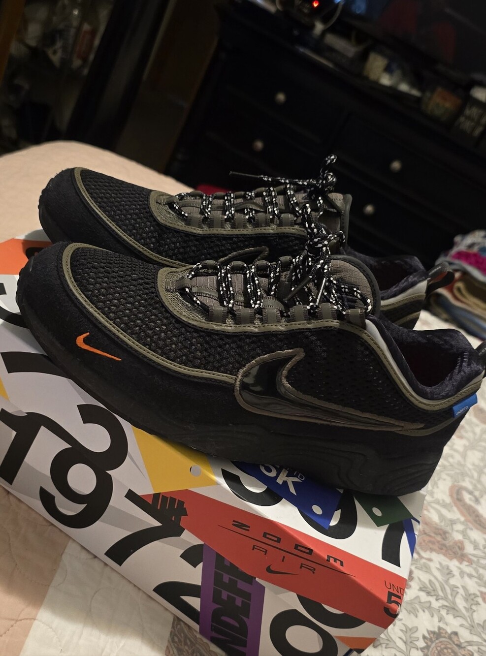 Nike mens Air Zoom Spiridon Sp Sneakers - Cargo Khaki/Black